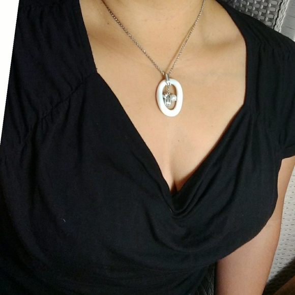 Pretty Fossil necklace pearl, white porcelain - Picture 1 of 4